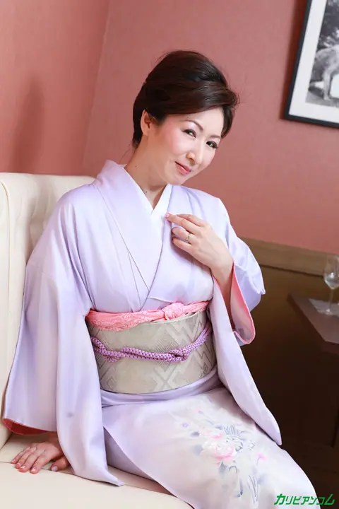 Hitomi Ohashi: Japanese MILF Gives a Titjob and Rides Cowgirl to Creampie – photo 1 of 20
