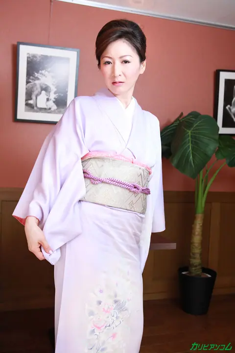 Hitomi Ohashi: Japanese MILF Gives a Titjob and Rides Cowgirl to Creampie – photo 3 of 20