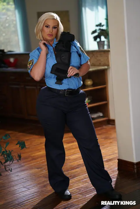 Julie Cash & Osa Lovely: Ebony BBW Rides Cowgirl and Spreads Her Legs – photo 4 of 20