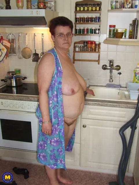European BBW Lifts Her Skirt and Spreads in the Kitchen – photo 14 of 20