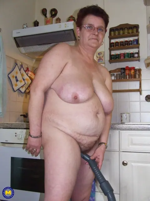 European BBW Lifts Her Skirt and Spreads in the Kitchen – photo 15 of 20