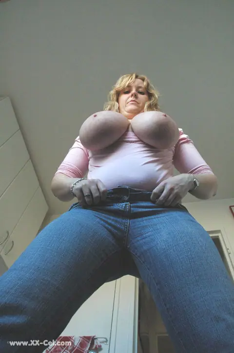Blonde BBW with Big Tits in Jeans Spreads Her Pussy – photo 11 of 20
