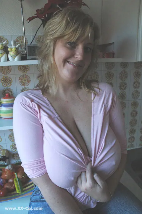 Blonde BBW with Big Tits in Jeans Spreads Her Pussy – photo 3 of 20