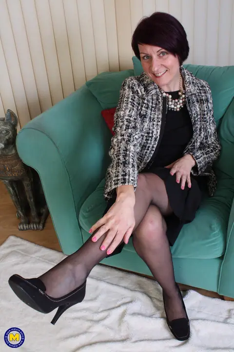 Penny Brooks: Mature British Redhead in Lingerie and Stockings Spreads for the Camera – photo 4 of 20