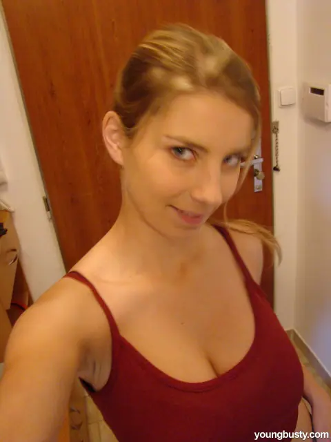 Katerina Hartlova: Czech Blonde Flaunts Her Big Tits in Outdoor Selfie – photo 4 of 20