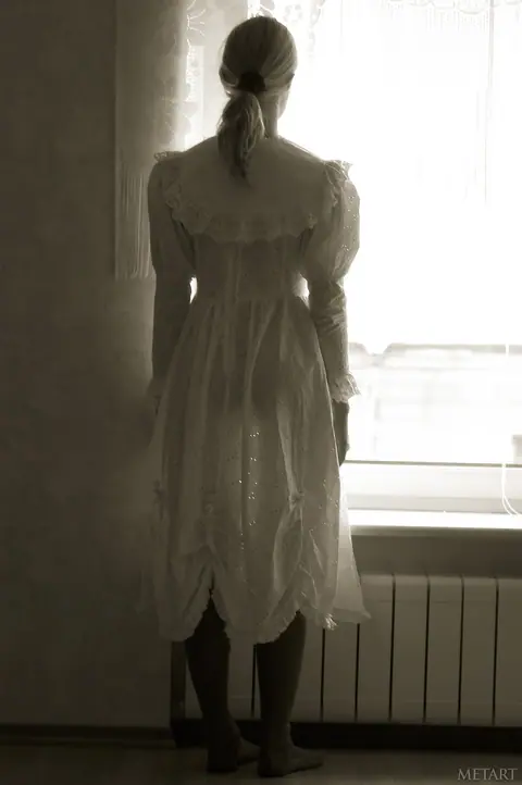 Woman in Stockings Spreads at the Window – photo 7 of 20