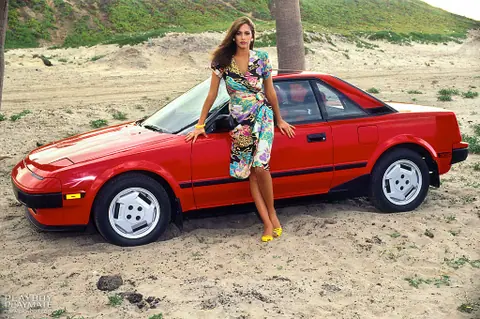 Karen Velez: Mature Latina Spreads Outdoors by a Car – photo 6 of 16