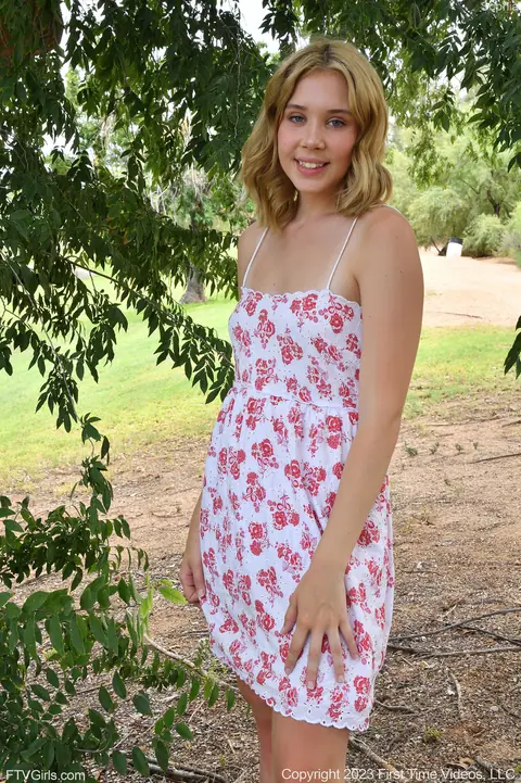 Sophia Sterling: Tall Blonde Amateur Fucks a Huge Dildo in the Forest – photo 5 of 20