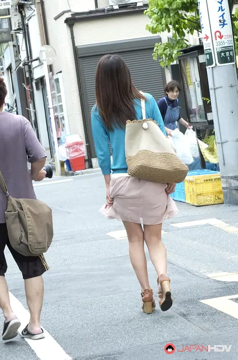 Petite Asian Babe Gives a Blowjob and Handjob Outdoors – photo 17 of 20