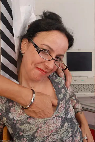 Nina Swiss – European MILF Secretary Takes Anal Creampie in the Office